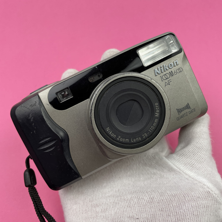 Aparat analogowy Nikon Zoom 600AF