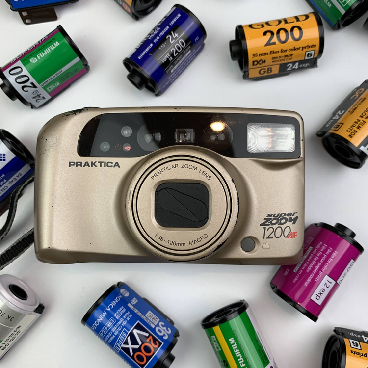 Praktica superzoom 1200AF