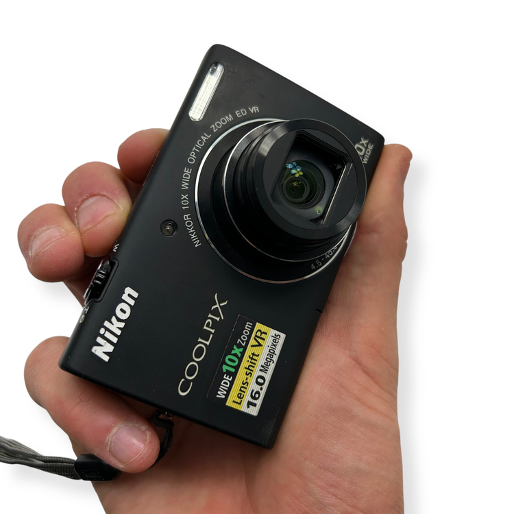 Aparat cyfrowy Nikon Coolpix S6200