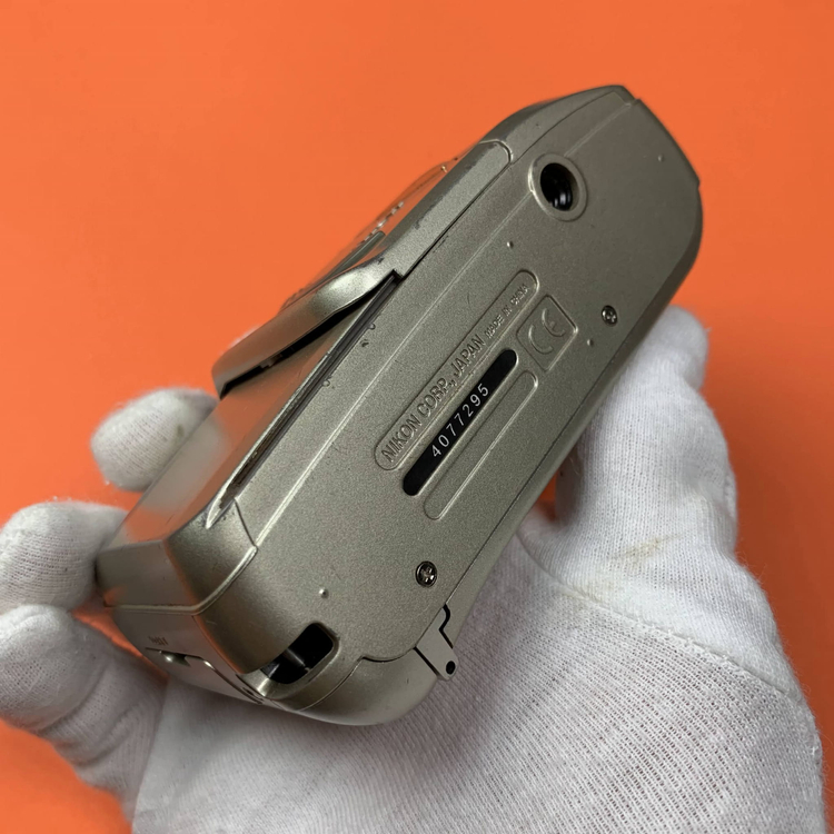 Nikon Lite Touch Zoom70w