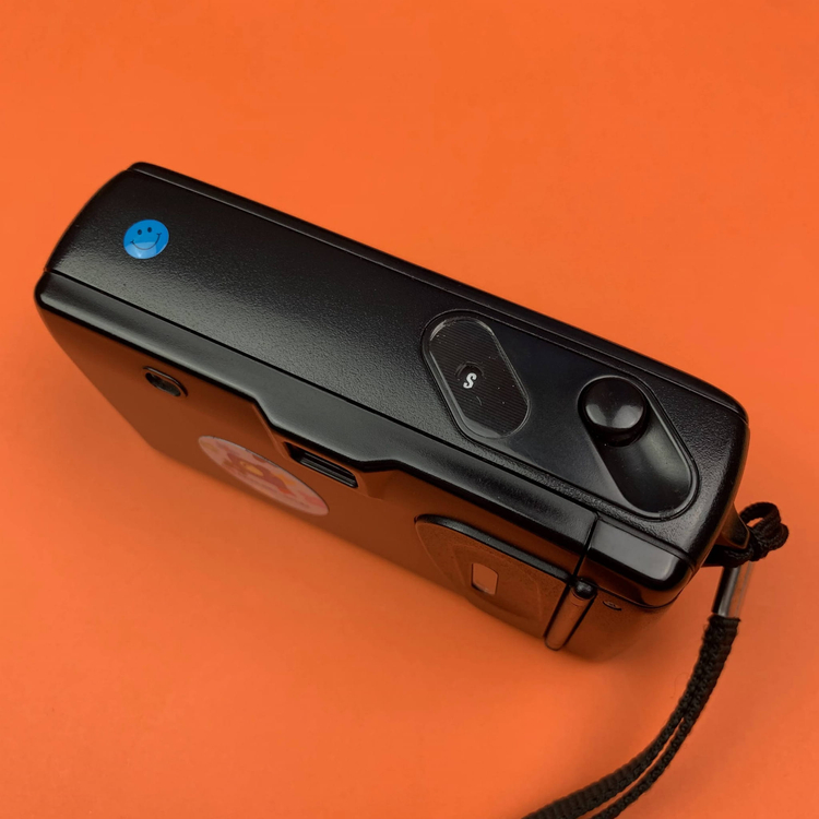 Aparat analogowy Nikon RF