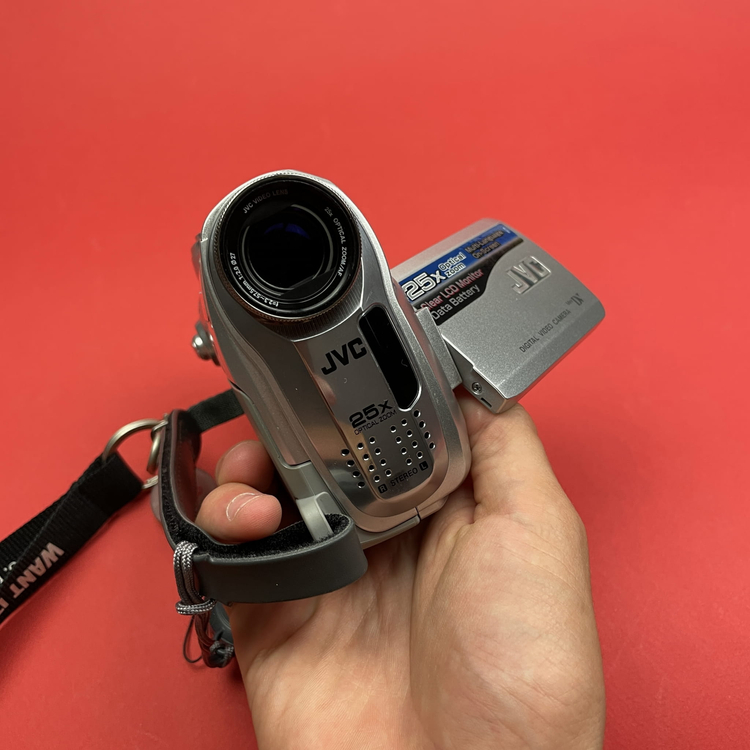 Kamera na kasetki Mini DV JVC GR-D320E