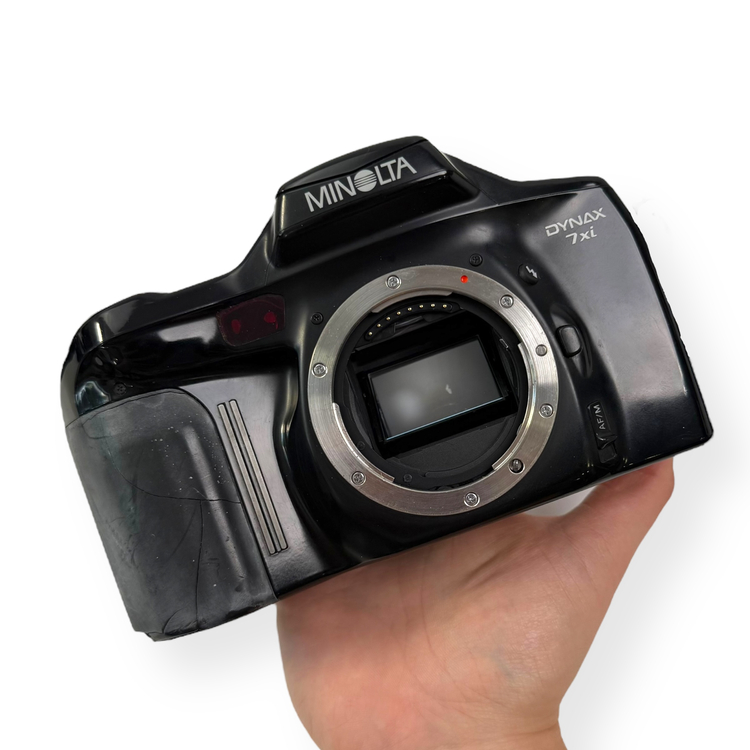 Aparat analogowy Minolta Dynax 7xi