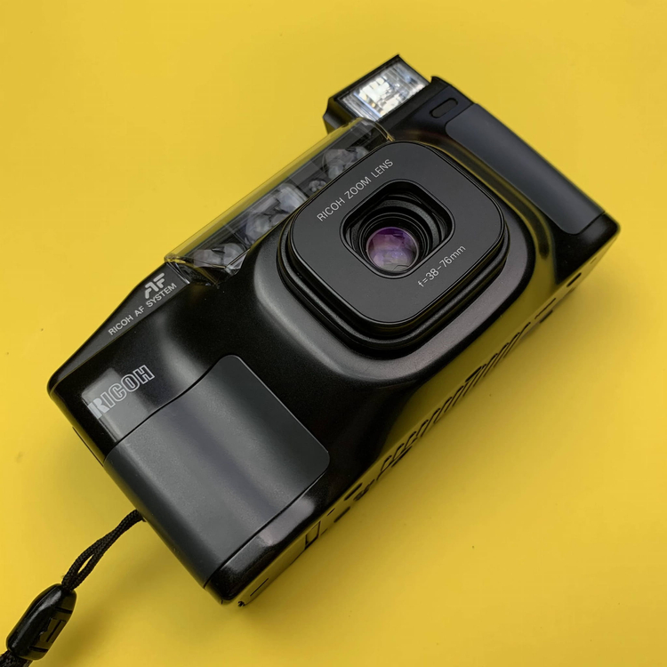 Aparat analogowy Ricoh TF-900 Zoom