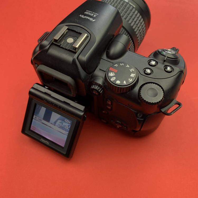 Aparat cyfrowy Fujifilm Finepix S9500