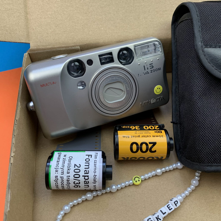 Zestaw z aparatem Minolta Riva Zoom 115