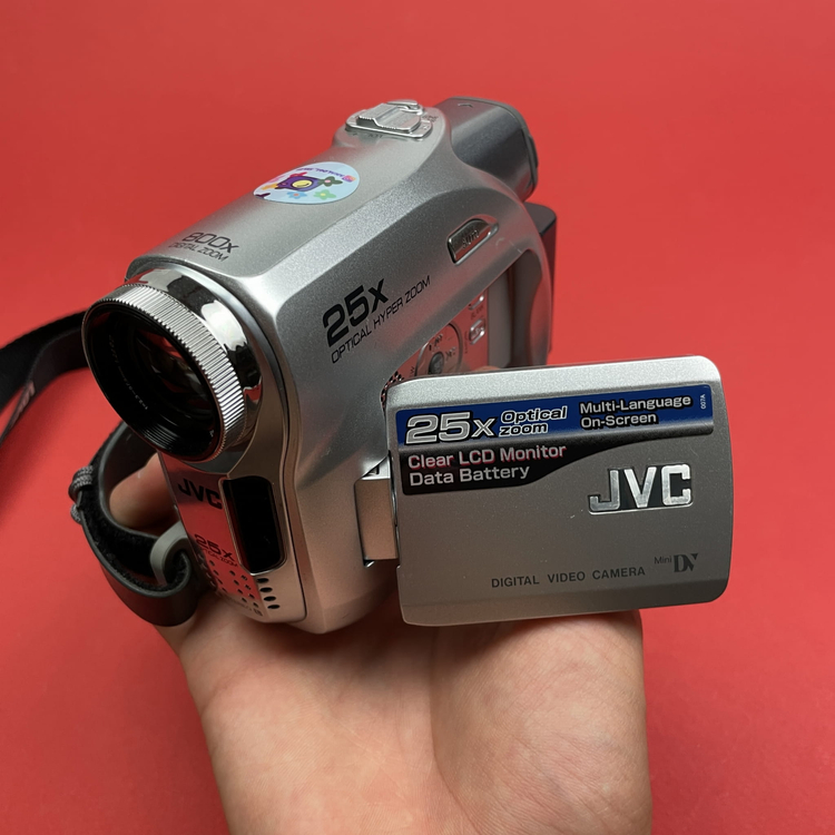 Kamera na kasetki Mini DV JVC GR-D320E