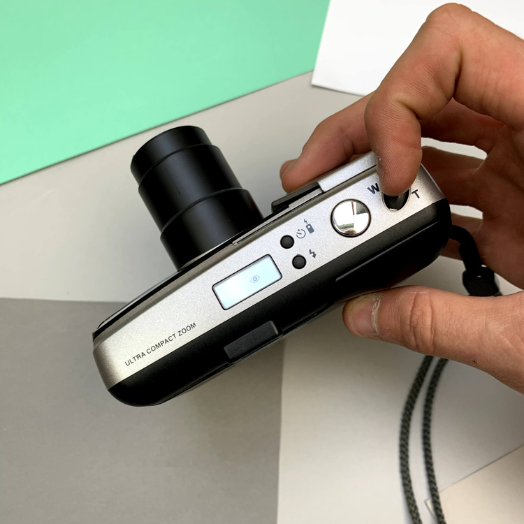 Olympus Superzoom 800