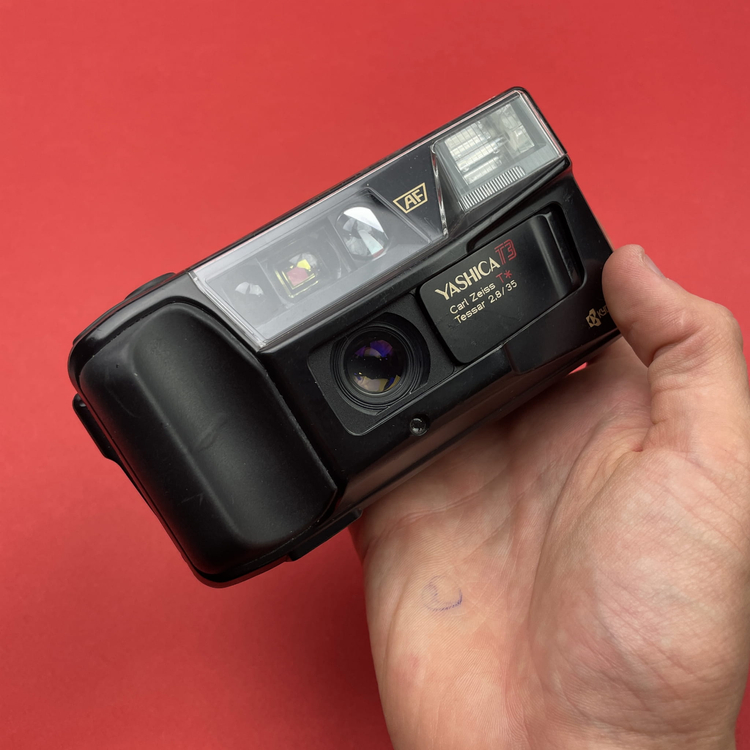 Aparat analogowy Yashica T3