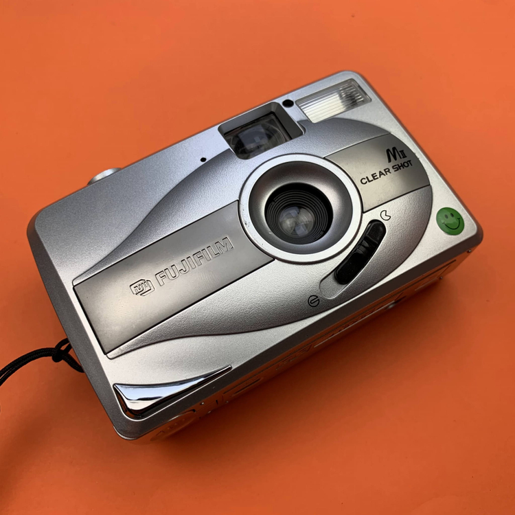 Aparat analogowy Fujifilm Clearshot M II 2