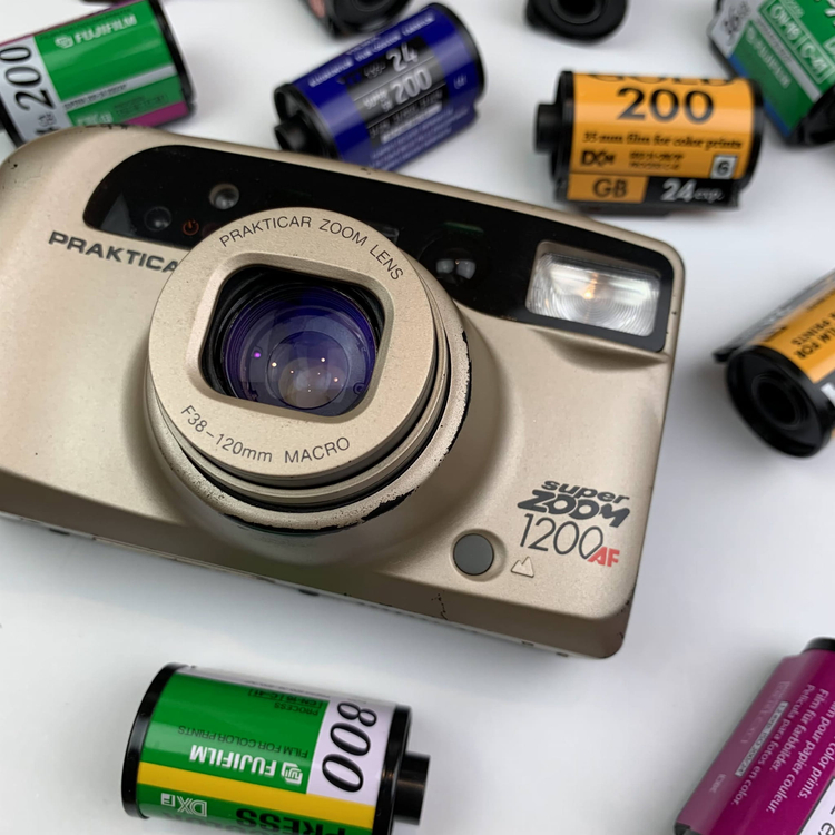 Praktica superzoom 1200AF