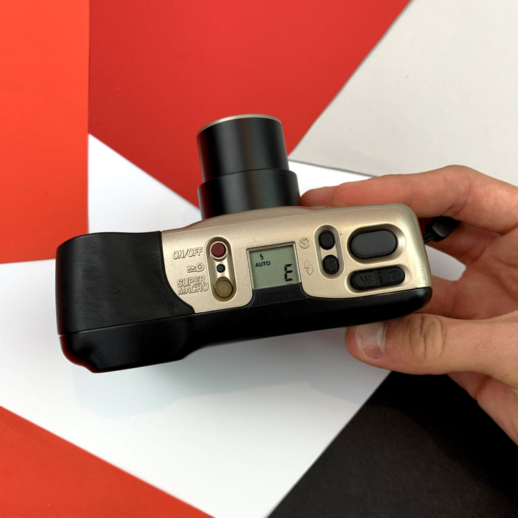 Aparat analogowy Exacta Macro 70 af