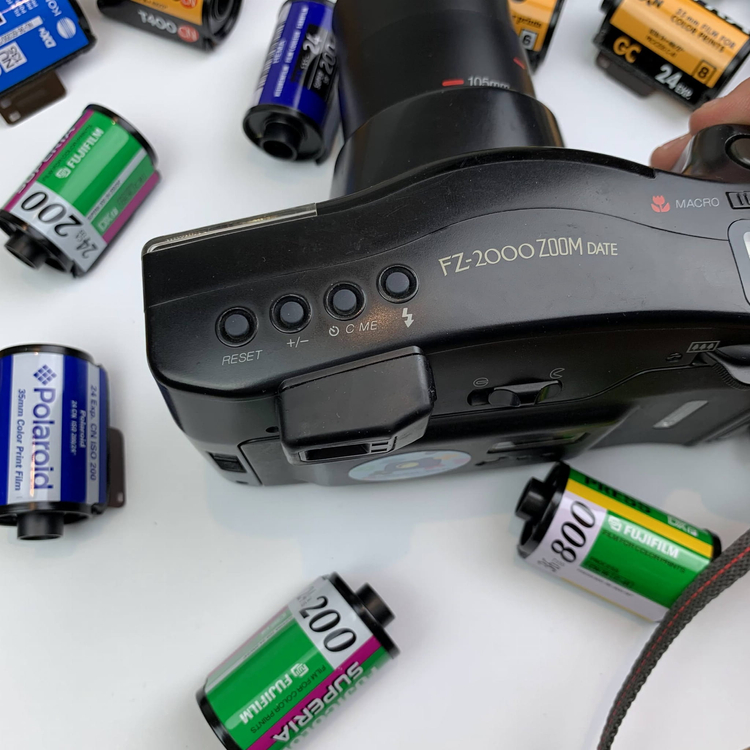 Aparat analogowy Fuji FZ-2000 zoom