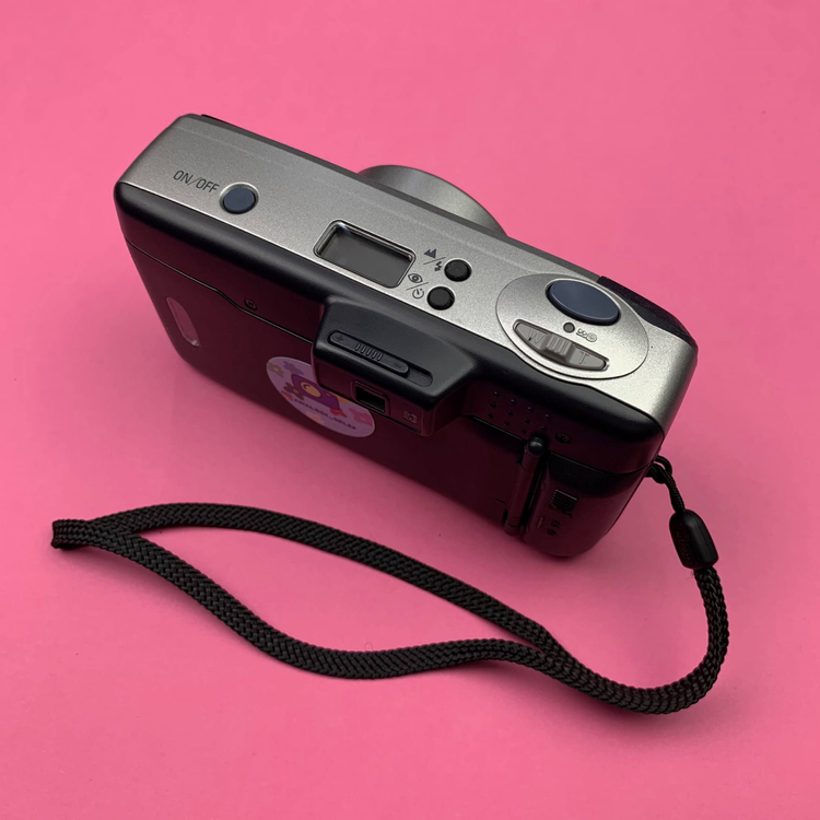 Aparat analogowy Nikon Zoom 600AF