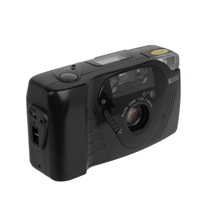 Aparat analogowy Ricoh FF-9