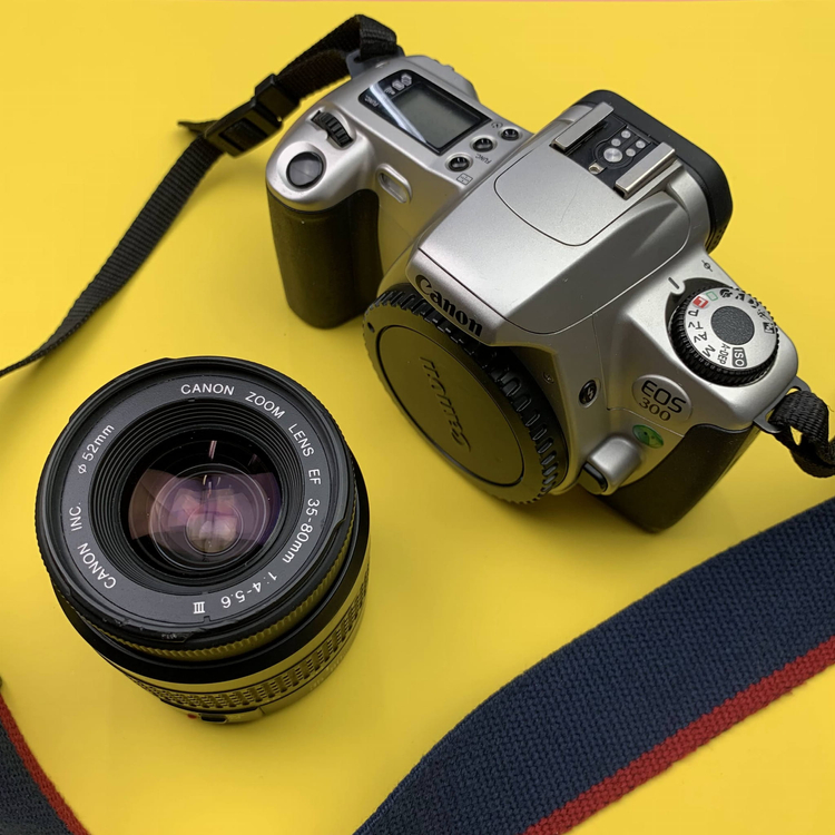 Aparat analogowy Canon EOS 300 SET