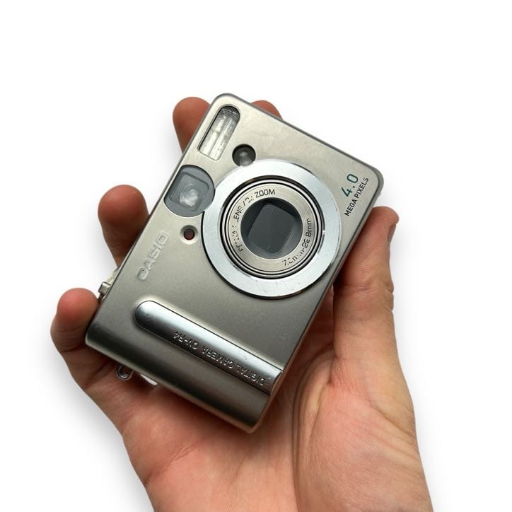 Aparat cyfrowy Casio QV-R4