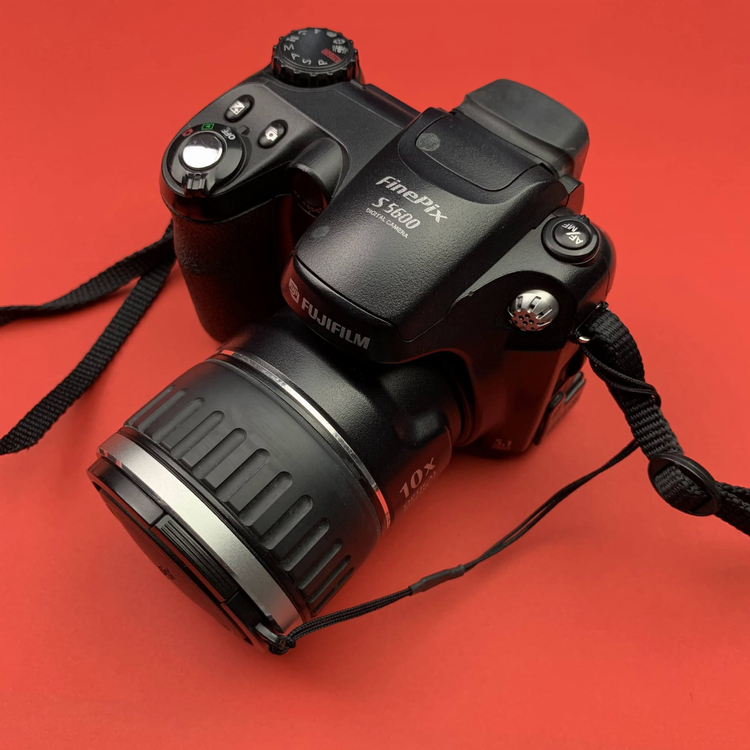 Aparat cyfrowy Fujifilm Finepix S 5600