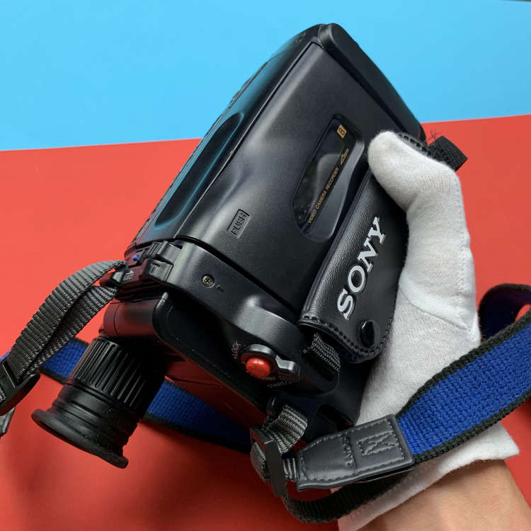 Kamera Sony Handycam Video 8 CCC-TR330E PAL