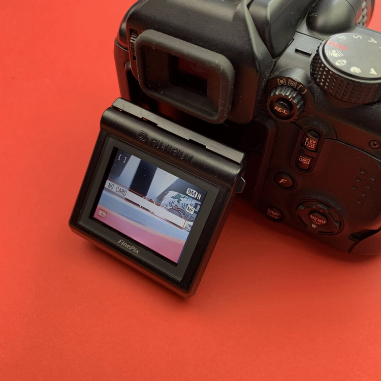 Aparat cyfrowy Fujifilm Finepix S9500