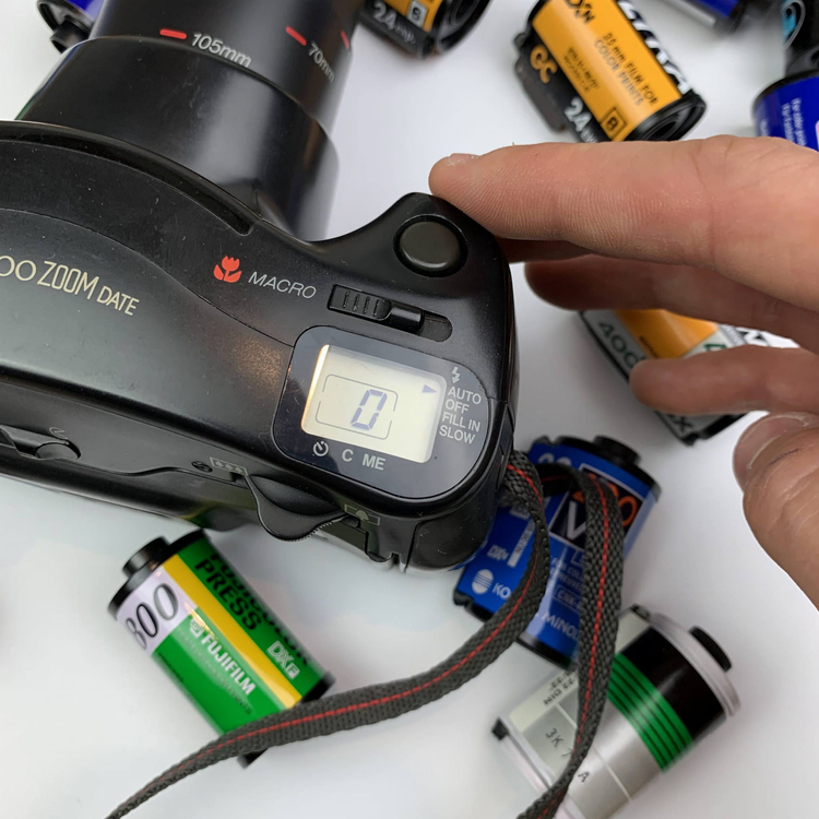 Aparat analogowy Fuji FZ-2000 zoom