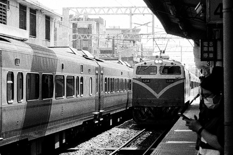 Aparat analogowy Nikon Zoom 600AF