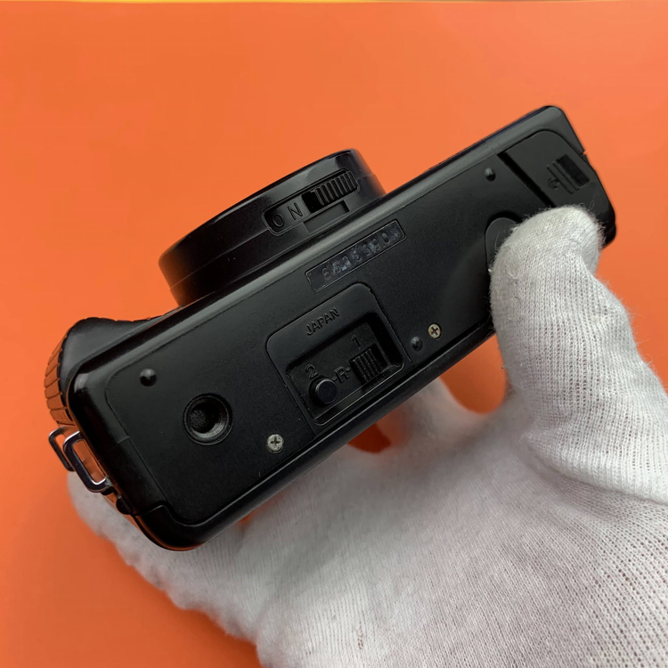 Aparat analogowy Nikon One Touch Zoom AF