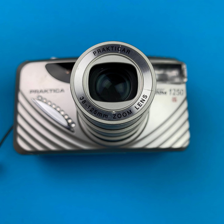 Aparat analogowy Praktica Superzoom 800 AF Super Zoom