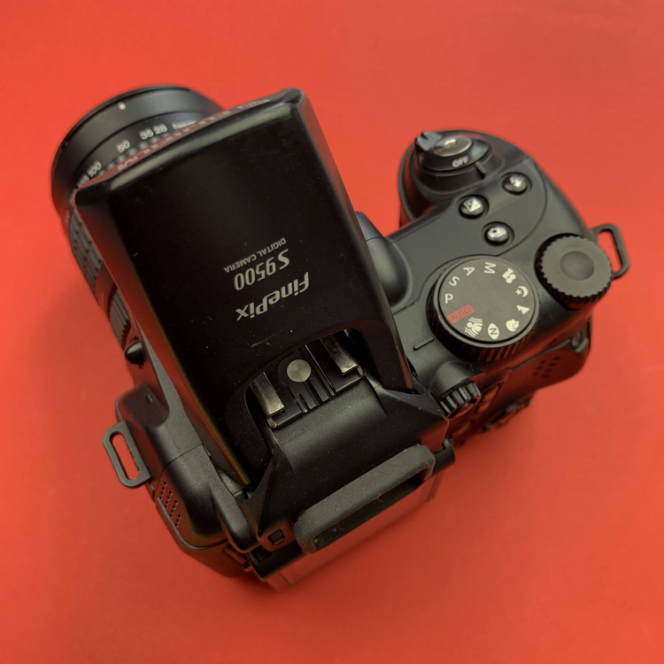 Aparat cyfrowy Fujifilm Finepix S9500