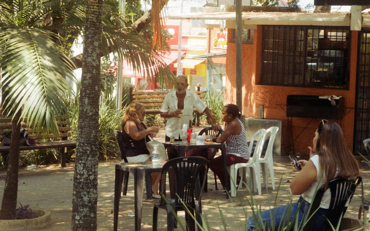 Olympus AZ-200 Superzoom