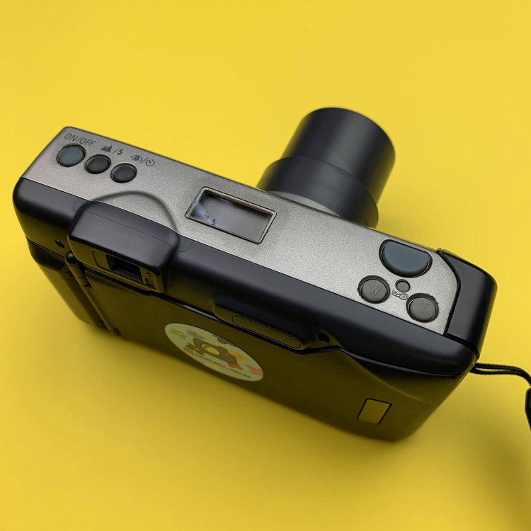 Aparat analogowy Nikon Zoom 600AF