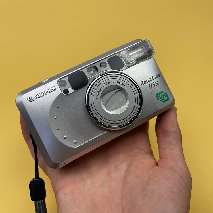 Aparat analogowy Fujifilm Zoom Date 115s