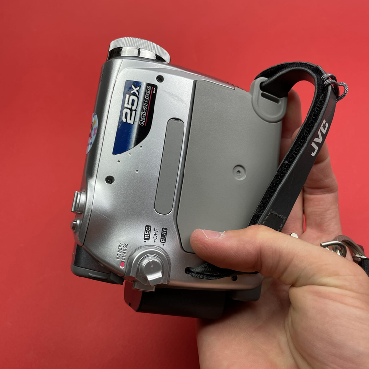 Kamera na kasetki Mini DV JVC GR-D320E