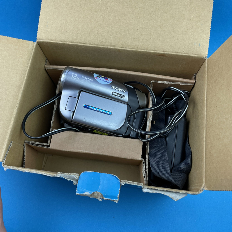 Kamera na płytki Sony Handycam DCR-DVD202E