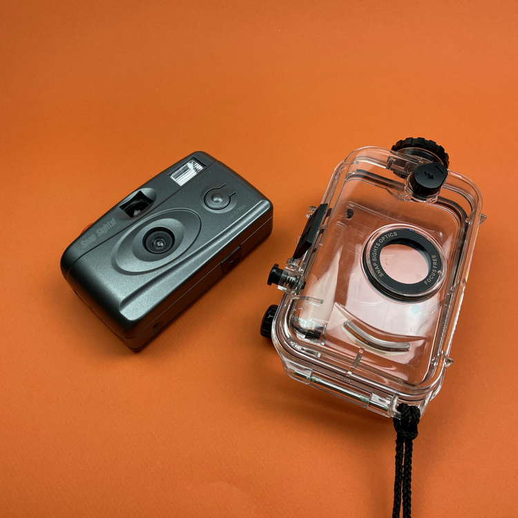 Aparat analogowy Snap sights underwater