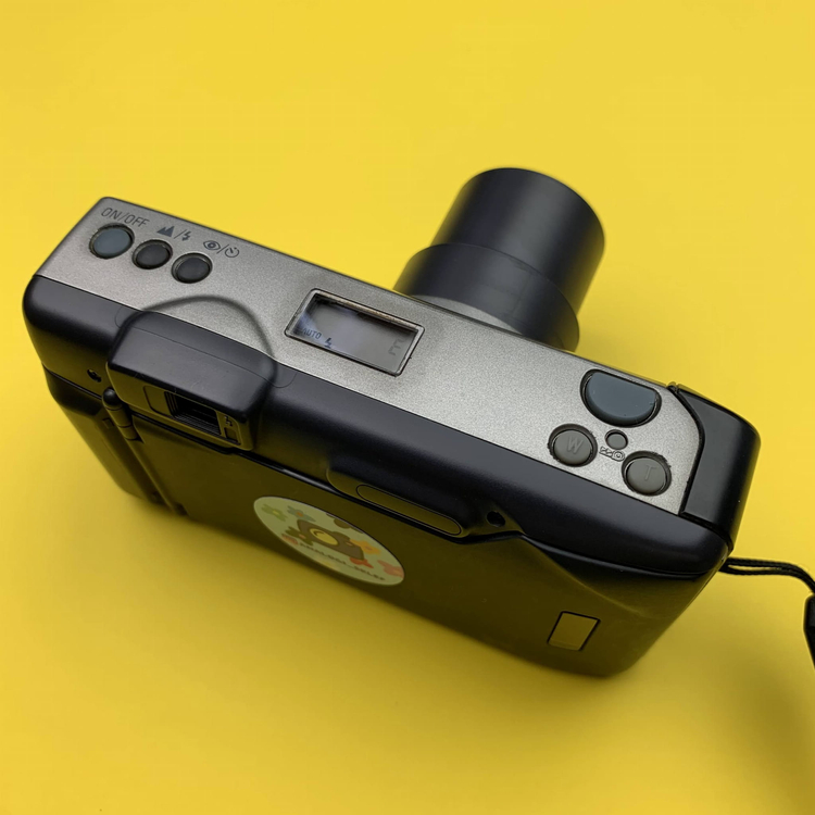 Aparat analogowy Nikon Zoom 600AF