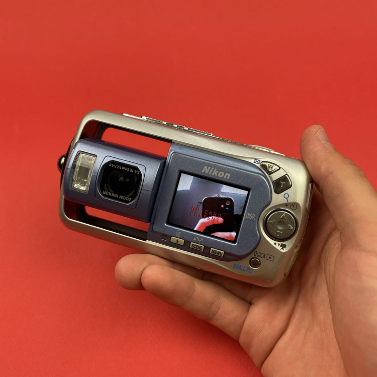 Aparat cyfrowy Nikon Coolpix 2500