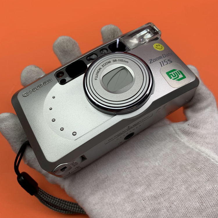 Aparat analogowy Fujifilm Zoom Date 115s