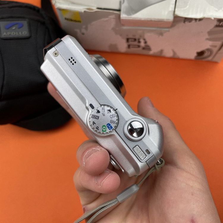 Aparat cyfrowy Nikon COOLPIX P2