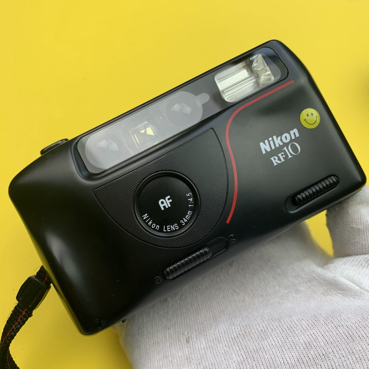 Aparat analogowy Nikon RF