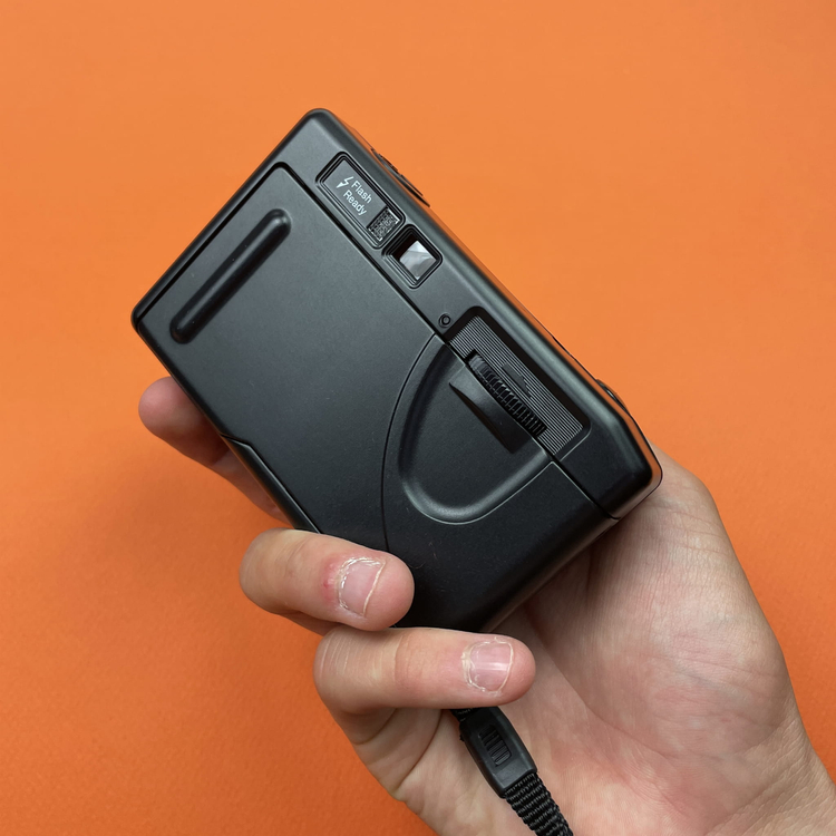 Aparat analogowy Revue Flash