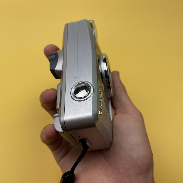 Aparat analogowy Fujifilm Zoom Date 120