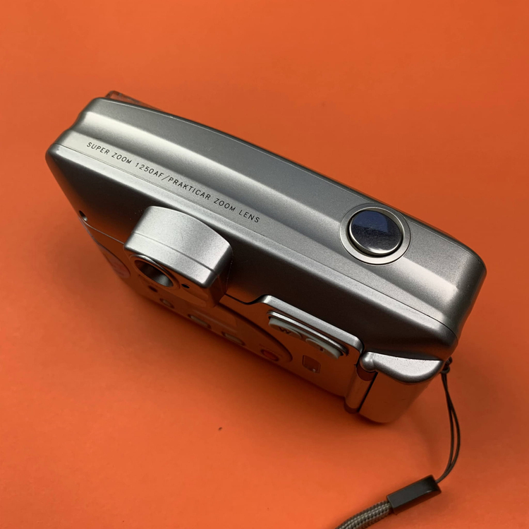 Aparat analogowy Praktica Superzoom 800 AF Super Zoom