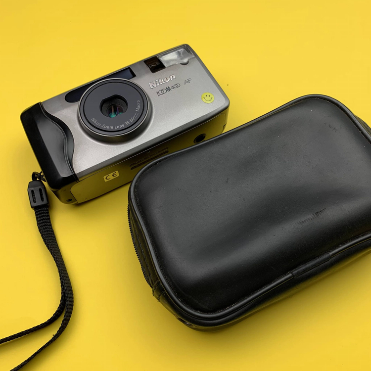 Aparat analogowy Nikon Zoom 600AF