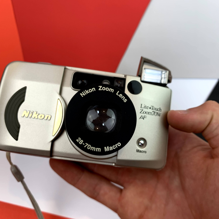 Nikon lite touch zoom70w AF