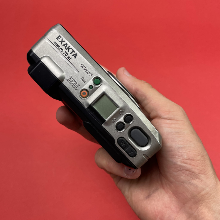 Aparat analogowy Exacta Macro 70 af