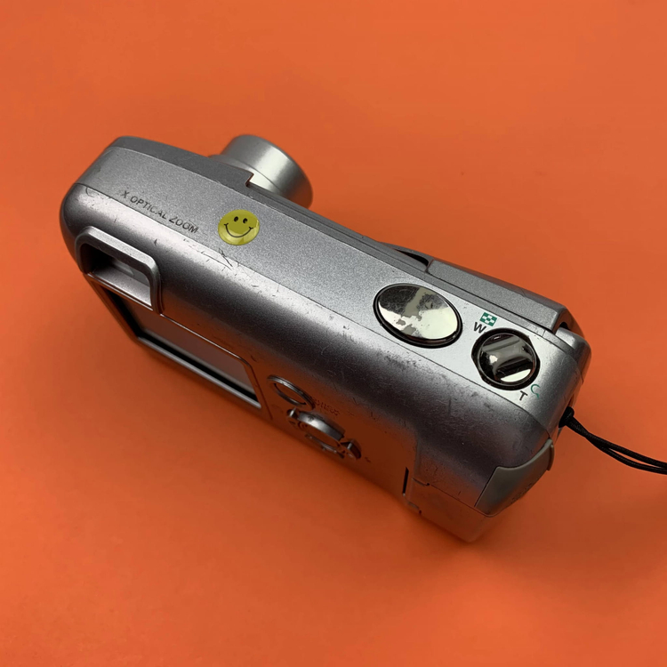 Aparat cyfrowy Olympus Camedia C-460