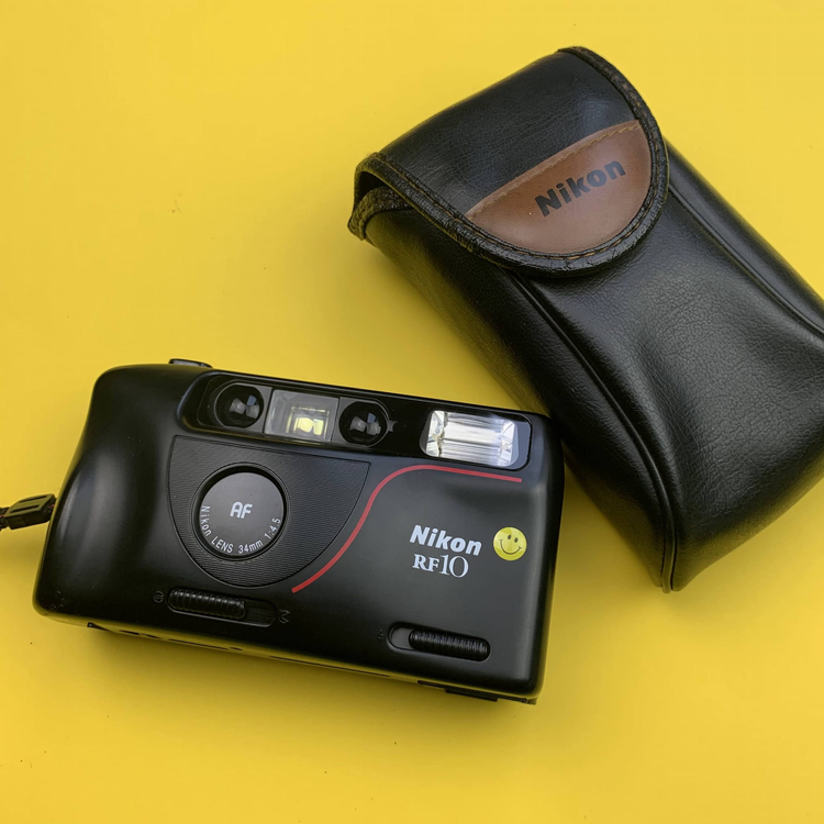 Aparat analogowy Nikon RF