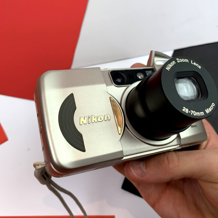 Nikon lite touch zoom70w AF