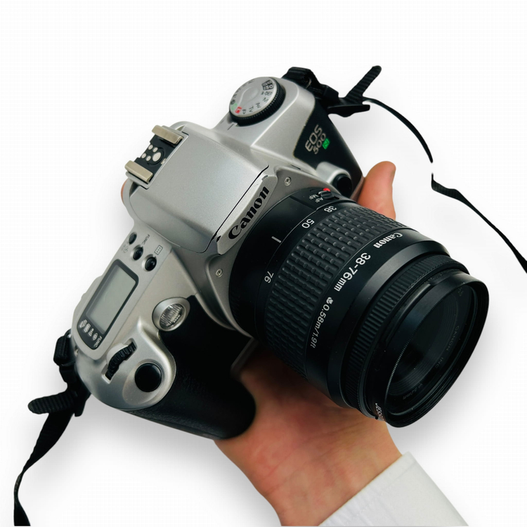 Aparat analogowy lustrzanka Canon Eos 500n 38-76mm